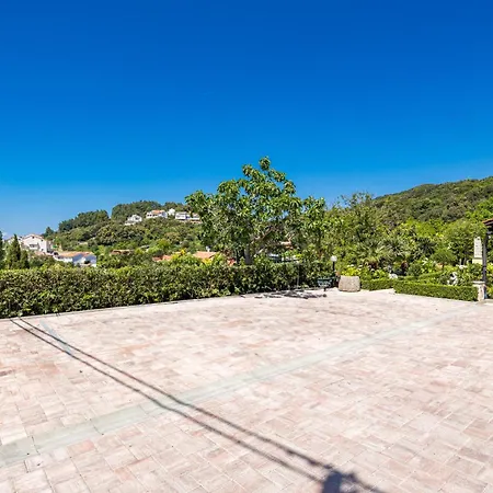 Caruso With Sea View Apartment *