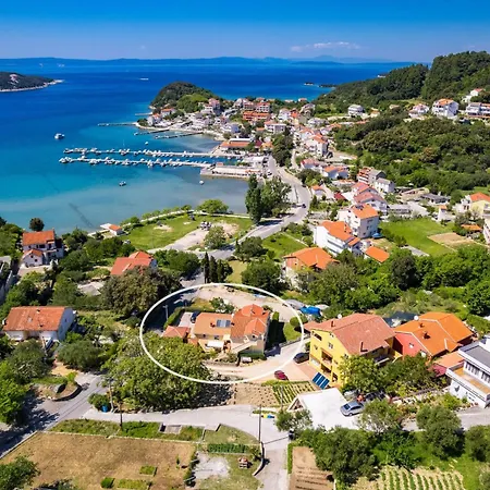Apartment Caruso With Sea View